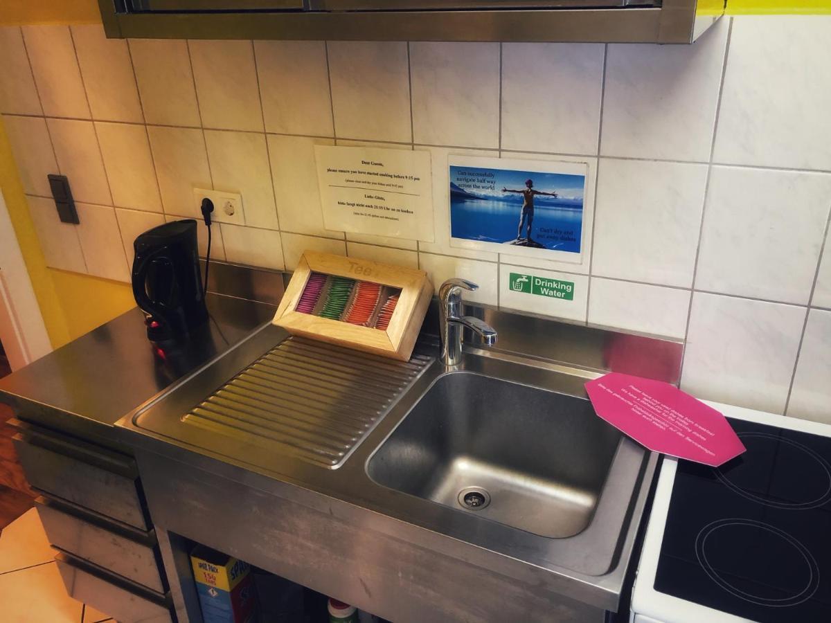 Backpackers Duesseldorf - Self Check-In Hostel ภายนอก รูปภาพ