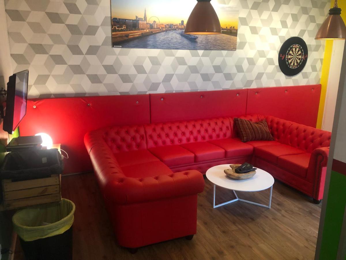 Backpackers Duesseldorf - Self Check-In Hostel ภายนอก รูปภาพ