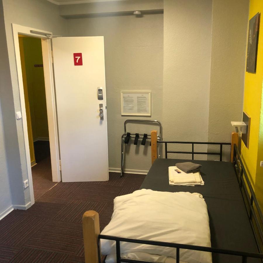 Backpackers Duesseldorf - Self Check-In Hostel ภายนอก รูปภาพ