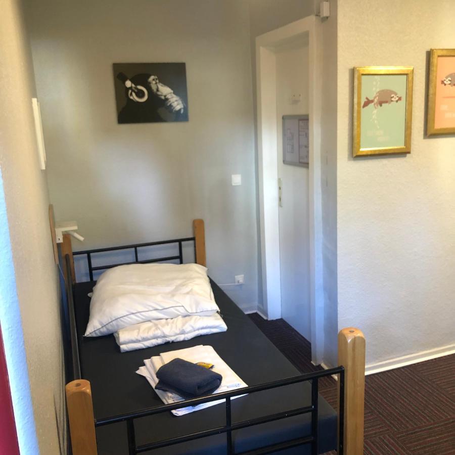Backpackers Duesseldorf - Self Check-In Hostel ภายนอก รูปภาพ