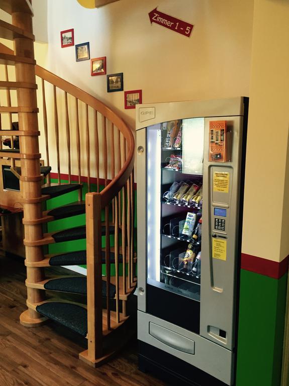 Backpackers Duesseldorf - Self Check-In Hostel ภายนอก รูปภาพ
