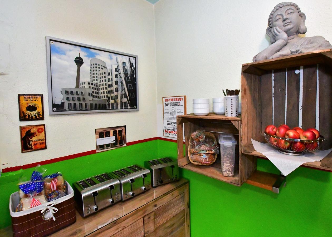 Backpackers Duesseldorf - Self Check-In Hostel ภายนอก รูปภาพ